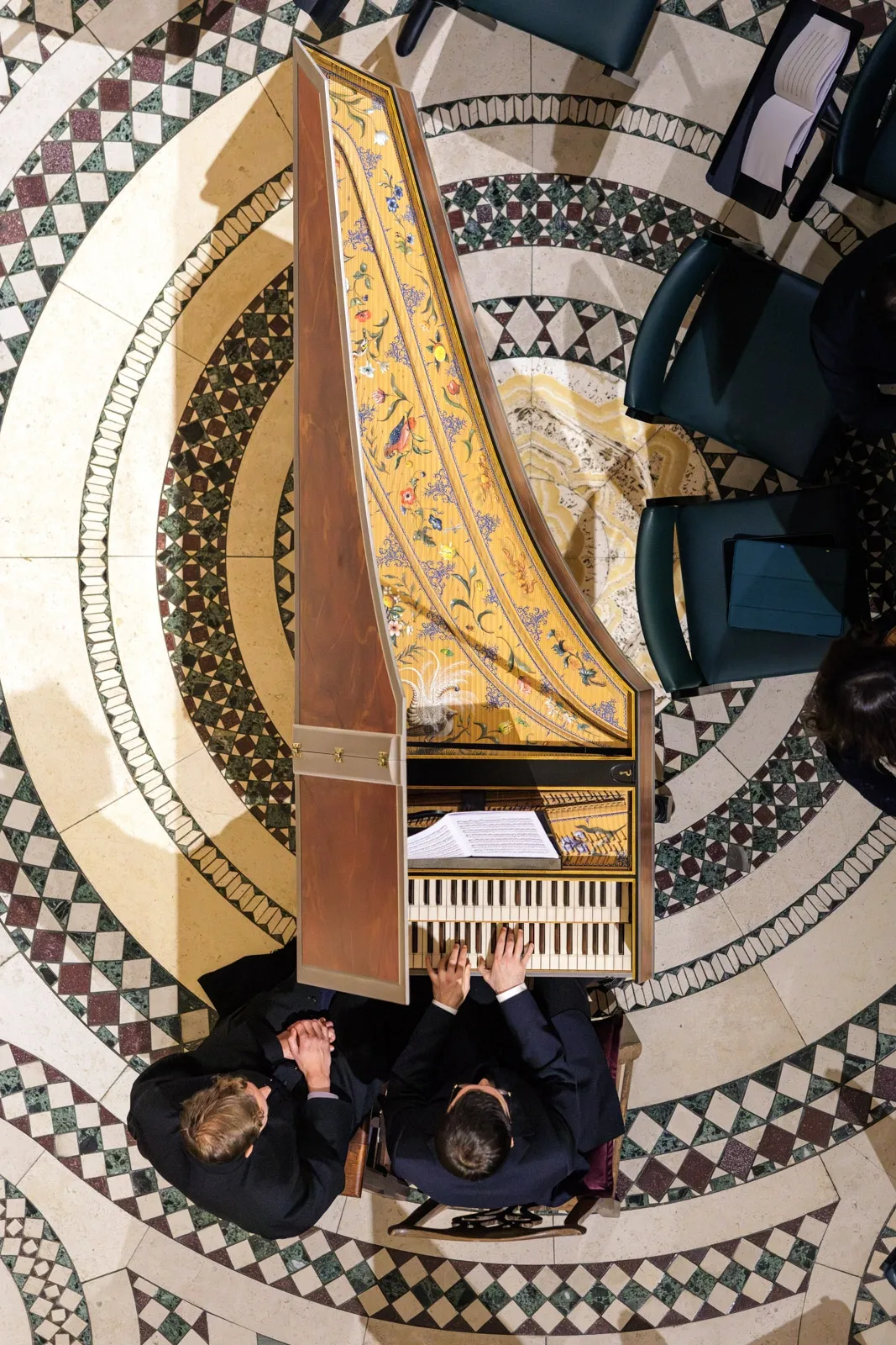 A harpsichord from above